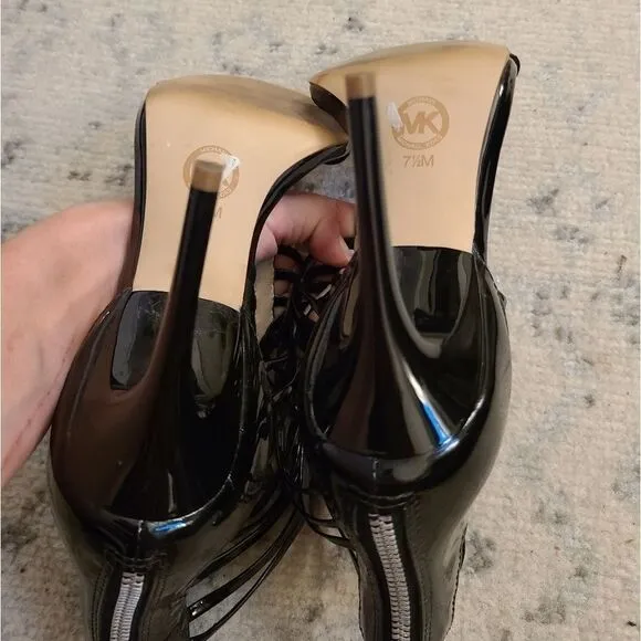 Michael Michael Kors 7.5 black strappy zip heels
