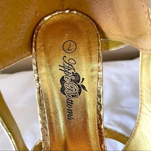 🏖️ Mix &amp; Match 3/$275 🏖️ Vintage Apple Bottom &quot;Cookie&quot; Gold Heels
