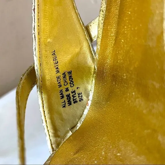 🏖️ Mix &amp; Match 3/$275 🏖️ Vintage Apple Bottom &quot;Cookie&quot; Gold Heels