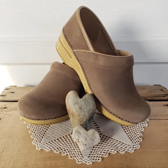 Mushroom Taupe Dansko Pro Honey Clog Sand Nubuck Suede Boho Cottage 37 38