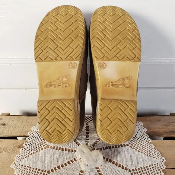 Mushroom Taupe Dansko Pro Honey Clog Sand Nubuck Suede Boho Cottage 37 38