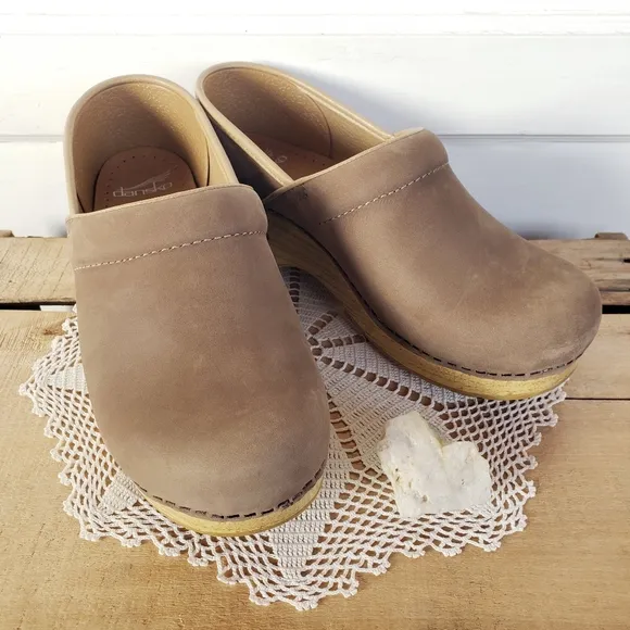 Mushroom Taupe Dansko Pro Honey Clog Sand Nubuck Suede Boho Cottage 37 38