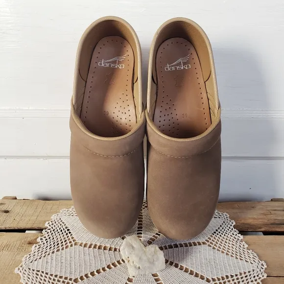 Mushroom Taupe Dansko Pro Honey Clog Sand Nubuck Suede Boho Cottage 37 38