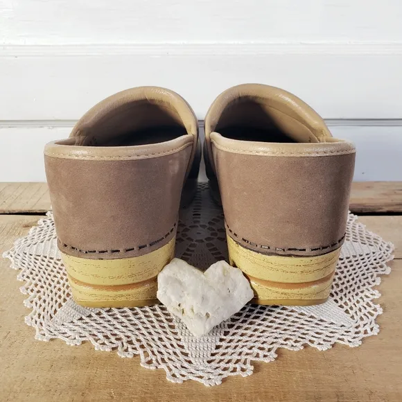 Mushroom Taupe Dansko Pro Honey Clog Sand Nubuck Suede Boho Cottage 37 38
