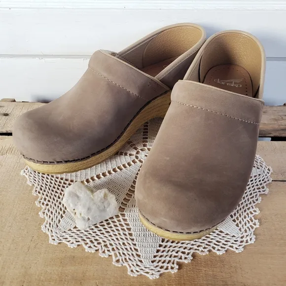 Mushroom Taupe Dansko Pro Honey Clog Sand Nubuck Suede Boho Cottage 37 38
