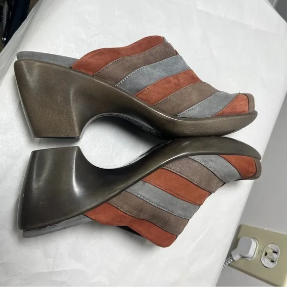 Naot NWOB Beyond Brown Spice Multi Slate Heeled Mule Clogs Size 38 / 7