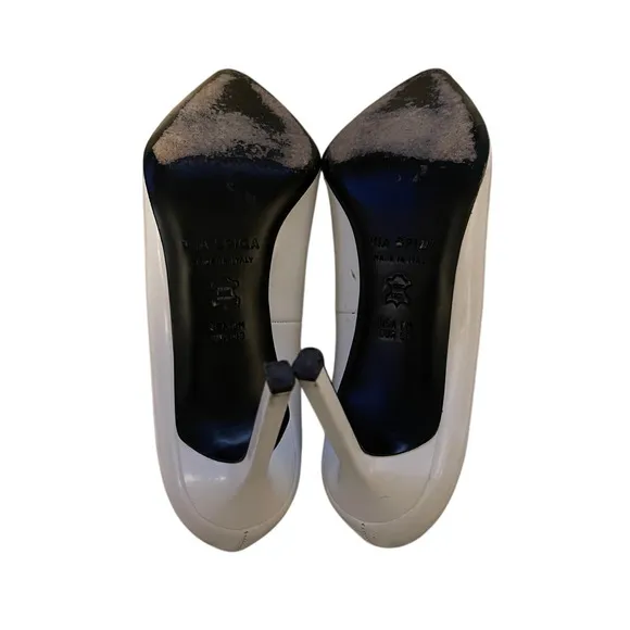 Neiman Marcus 8 Nikole Heels Italian Leather Pointed Toe Stiletto Pumps White