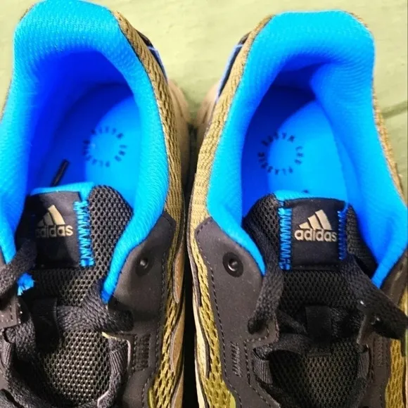 New Adidas Tracefinder with box.