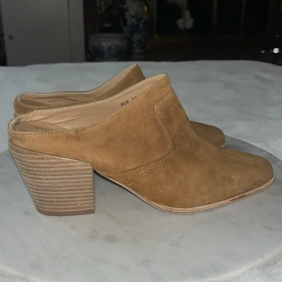New Avellini Tan Suede Leather Mules Size:38 7.5-8 US Made in Italy