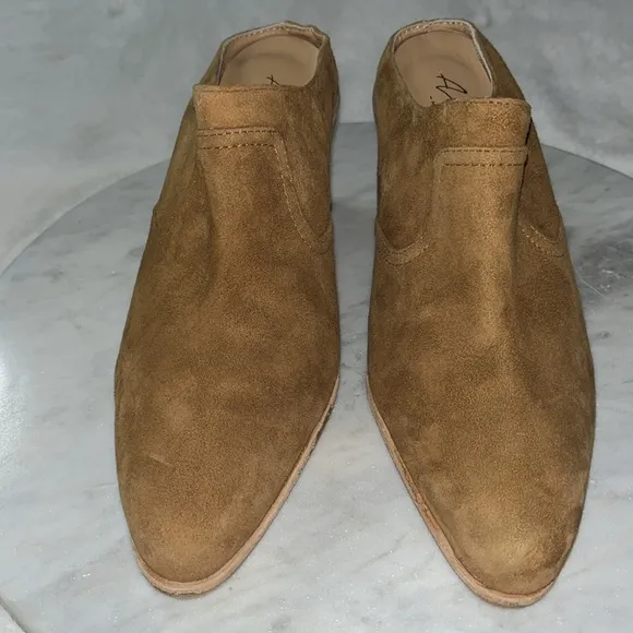 New Avellini Tan Suede Leather Mules Size:38 7.5-8 US Made in Italy