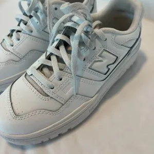 NEW‎ BALANCE 550 Athletic Shoes Boy's (GS) White/White PSB550PB Big Kid Size 2