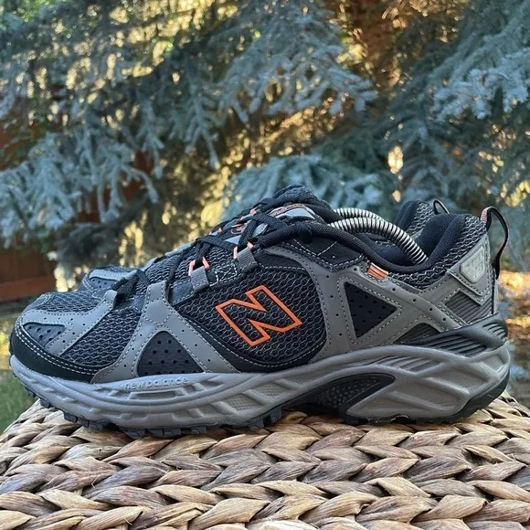 New Balance All Terrain MT481GO Trail Running &amp; Hiking Shoe. Mens Size 9 Wide 2E