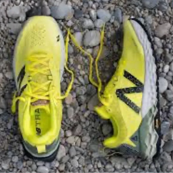 NEW BALANCE Women’s Fresh Foam New Balance Hierro V6 Trail Running Shoes, Sz 9.5