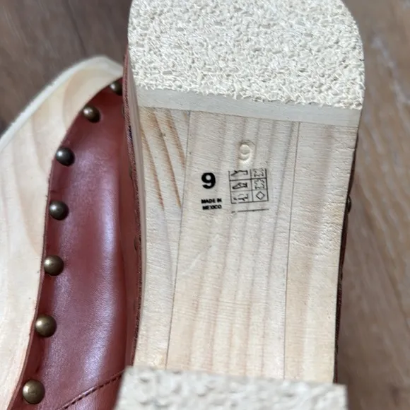 NEW Beek ‘Woodpecker’ Heeled Leather Clog is Cognac, size 9