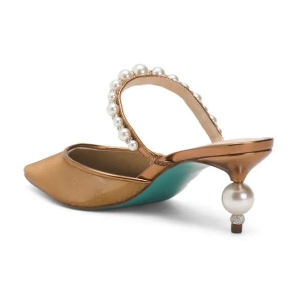 new BETSEY JOHNSON Gold Evey Pearl Heels (251)