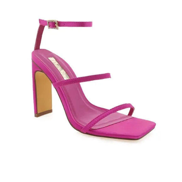 New BILLINI Tiaka Fuchsia Satin Strappy Heels Size 10
