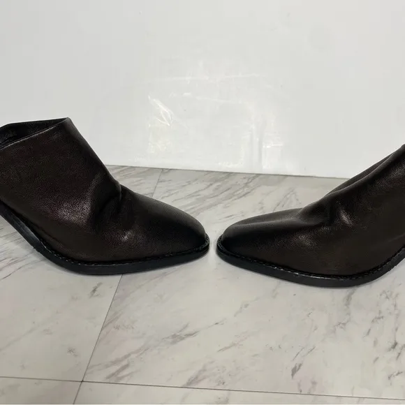 New! Free People Leila Black Leather Mule 37 1/2