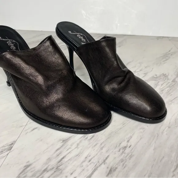 New! Free People Leila Black Leather Mule 37 1/2