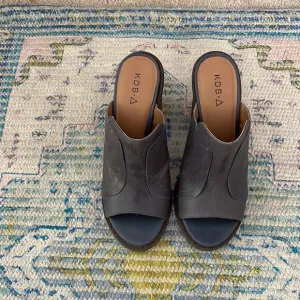 New Kelsi Dagger Brooklyn “Bowery” Blue Mules Size 7.5