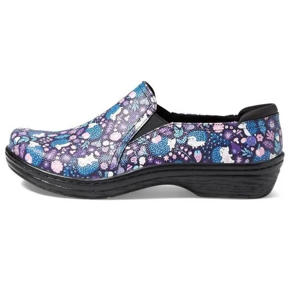 NEW KLOGS FOOTWEAR women's moxy clog in hedgehog patent