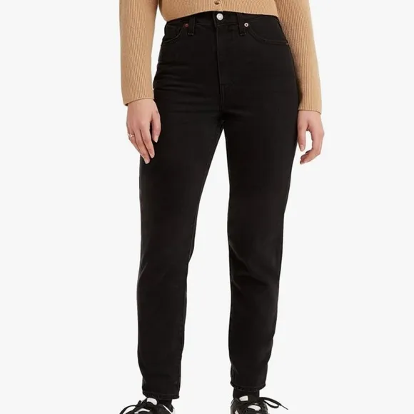 NEW Levi's Women's High Waisted Mom Jeans size: 28x30