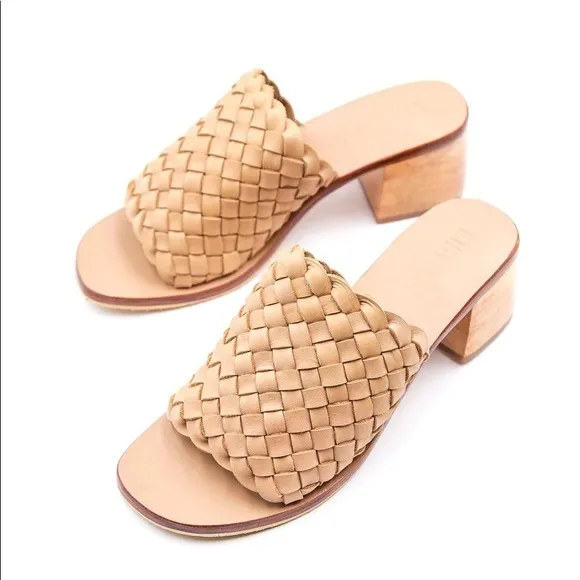 New Liberte Leather Santorini woven mules in Cream Size 7
