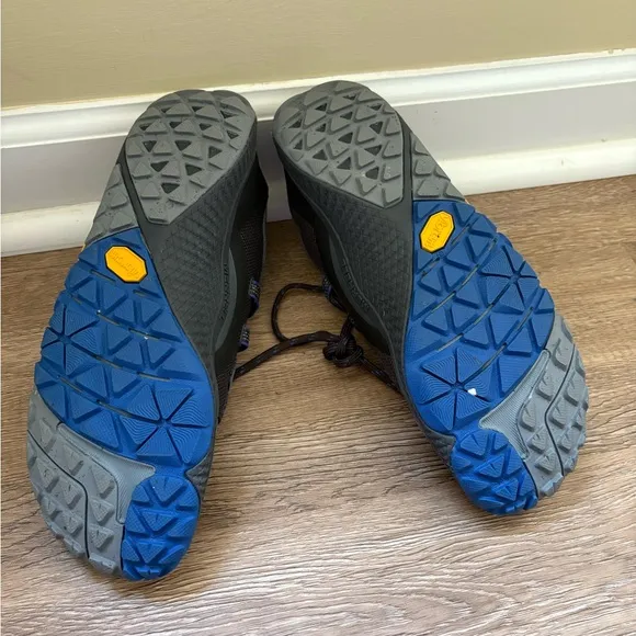 New Men’s Merrell Hiking shoes (size 7)
