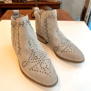 NEW Sbzcca Vintage Collection Studded Suede Ankle Boots SZ 9 Western Boho