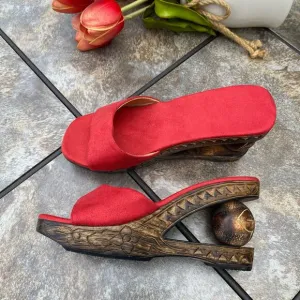 NEW Unique Red Hand Carved Wooden Wedge Heeled Slide Mules Sandals Size 8