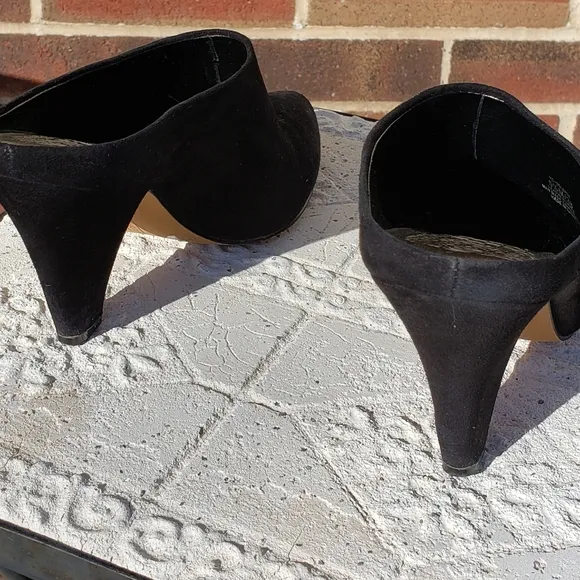 NEW Vince Camuto Black Suede Emberly Mule Comfy Slip On Leather Comfy Heels
