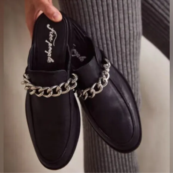 New🌟Free People-Vida Mules -black suede
