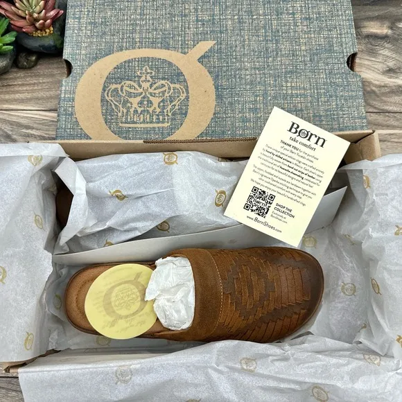NIB Born Yucatan 9M 40.5 Brown Distressed Suede Huarache Woven Clogs Mules