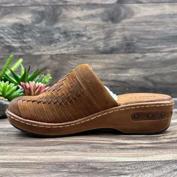 NIB Born Yucatan 9M 40.5 Brown Distressed Suede Huarache Woven Clogs Mules