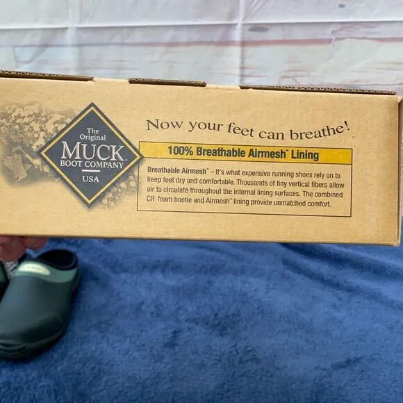 NIB daily garden clogs by The Original Muck Boot Company size 4