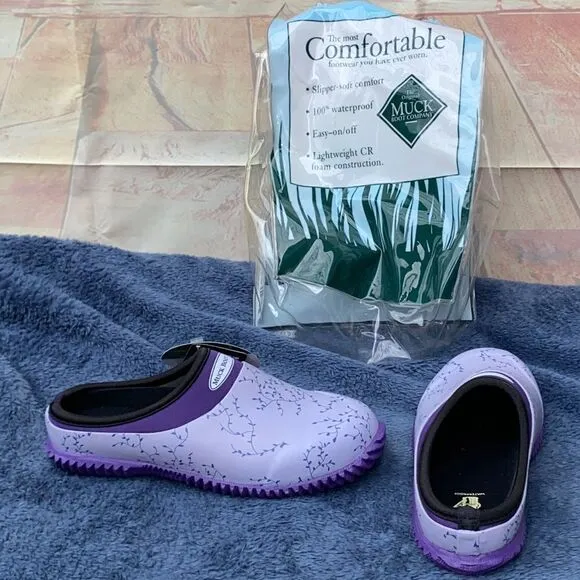NIB garden clogs for women by the Original Muck Boot Company size 4