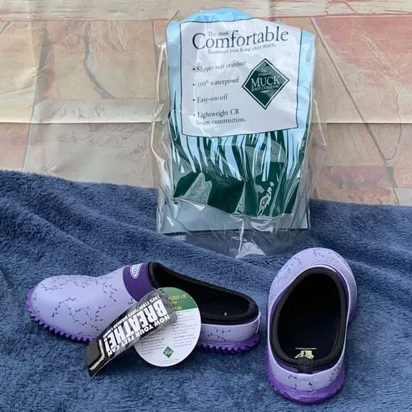 NIB garden clogs for women by the Original Muck Boot Company size 4