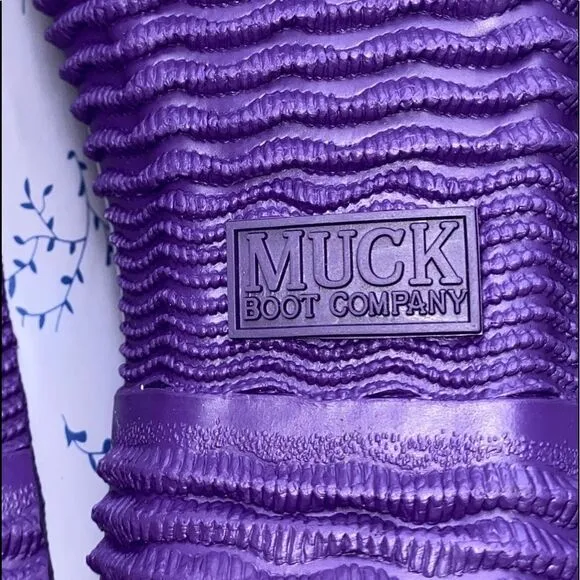 NIB garden clogs for women by the Original Muck Boot Company size 4