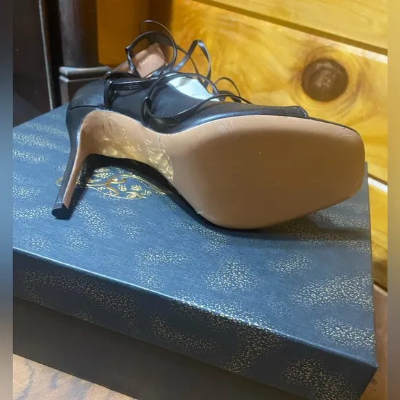 NIB LITA BY CIARA SOLID STRAPPY LEATHER HEEL IN BLACK SIZE 38 EU/ 7.5-8 US