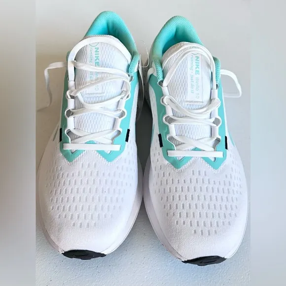 NIB. Nike W Air Winflo 10 Women's RoadRunning Shoes Size 10