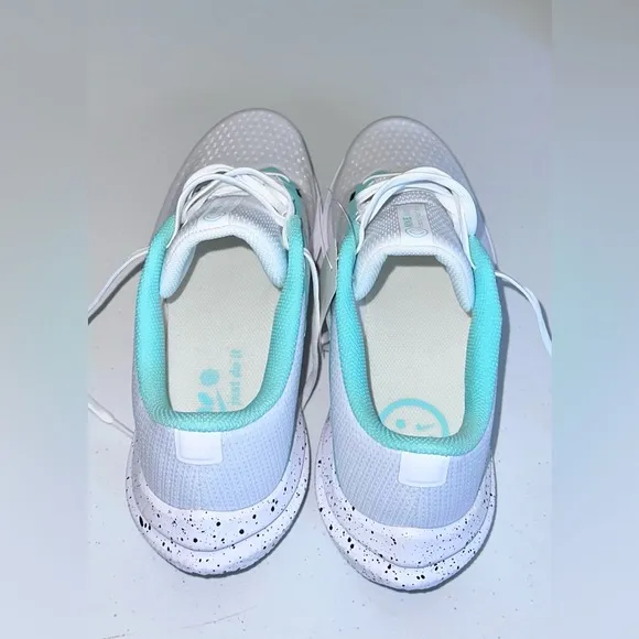 NIB. Nike W Air Winflo 10 Women's RoadRunning Shoes Size 10