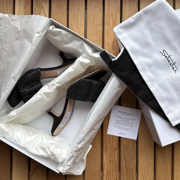 nib Sebastian Milano “Cher Crystal” Mid-Heel Mules – Size 6