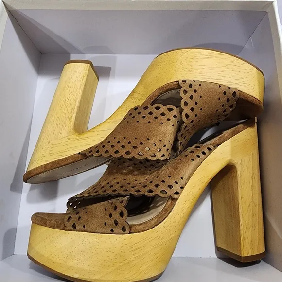 NIB Veronica Beard Gaynor Suede Platform
