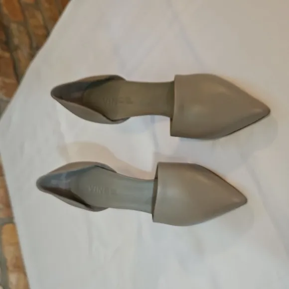 NIB Vince  Claire D'Orsay Woodsmoke Heels size 6