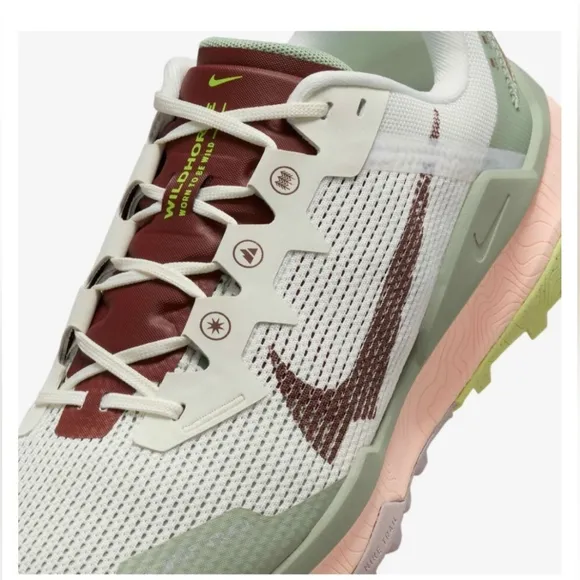 Nike Wildhorse 8 women's Trail Running sneaker Shoes size 10.5 new
