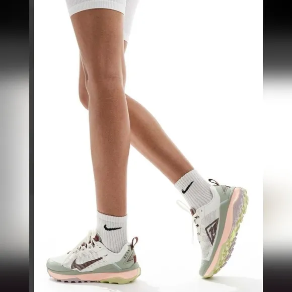 Nike Wildhorse 8 women's Trail Running sneaker Shoes size 10.5 new