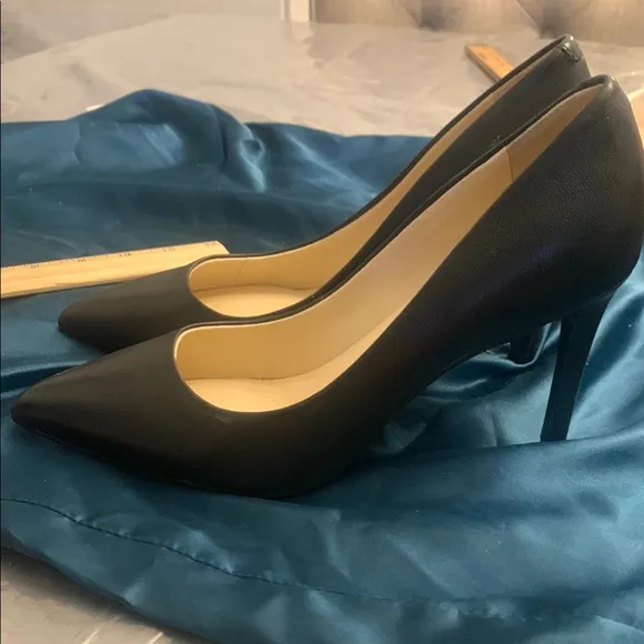 Nine West Black Pointed-Toe Heels