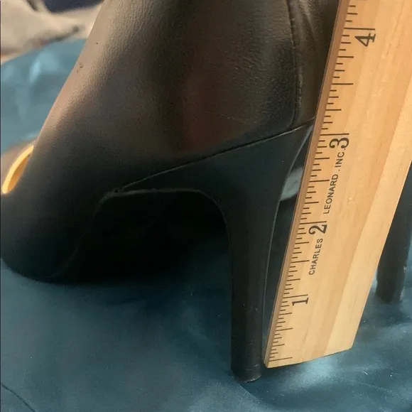 Nine West Black Pointed-Toe Heels
