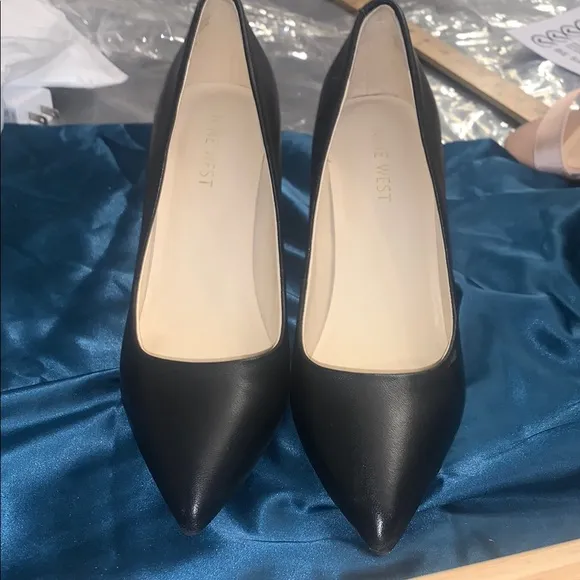 Nine West Black Pointed-Toe Heels