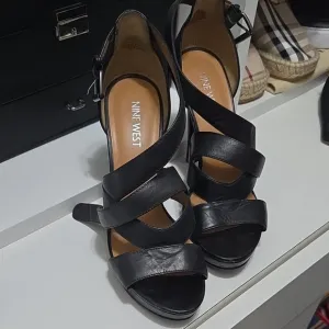 Nine West Black Strappy Heels with Modern Design