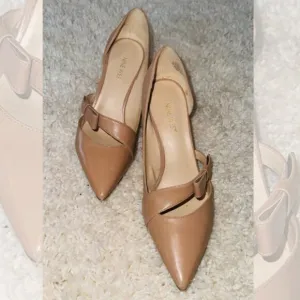Nine West Womens Size 8M Leather Strap Buckle Pointed Toe Janice Pump Heels Tan